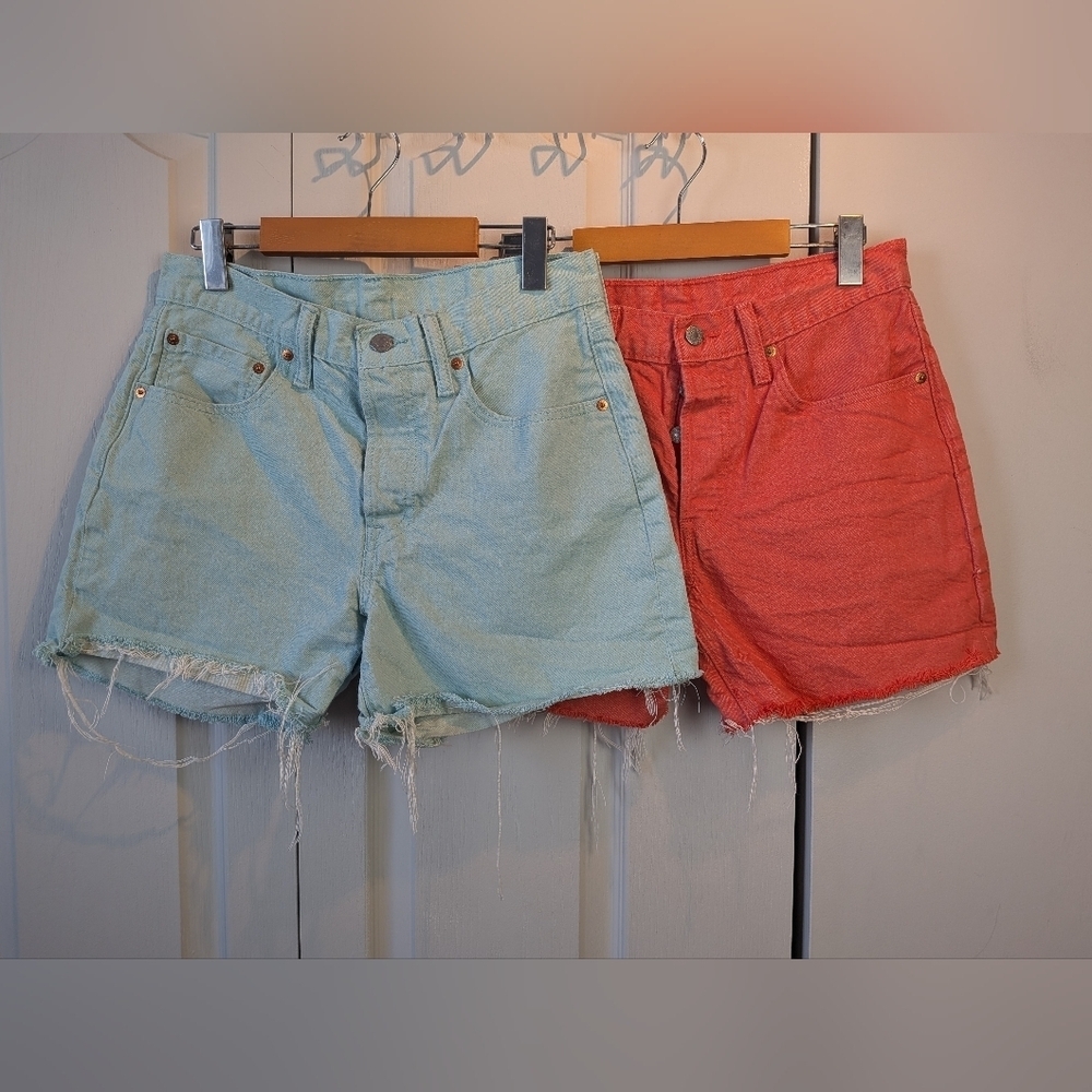 BUNDLE 2 Levi's 501 Women Shorts Size 30 One Pale Blue One Red 100% Cotton